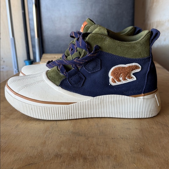 Sorel size 10.5 out n about boot - Picture 2 of 5